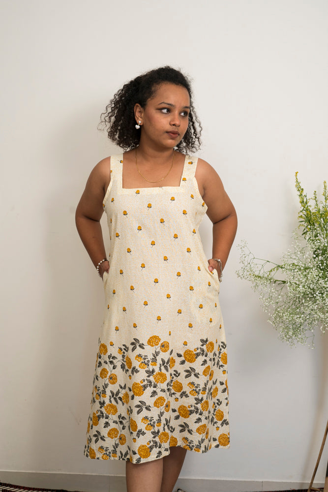 Floral Breeze Cotton Sleeveless A-Line Dress – Yellow & White Summer Midi Dress with Pockets