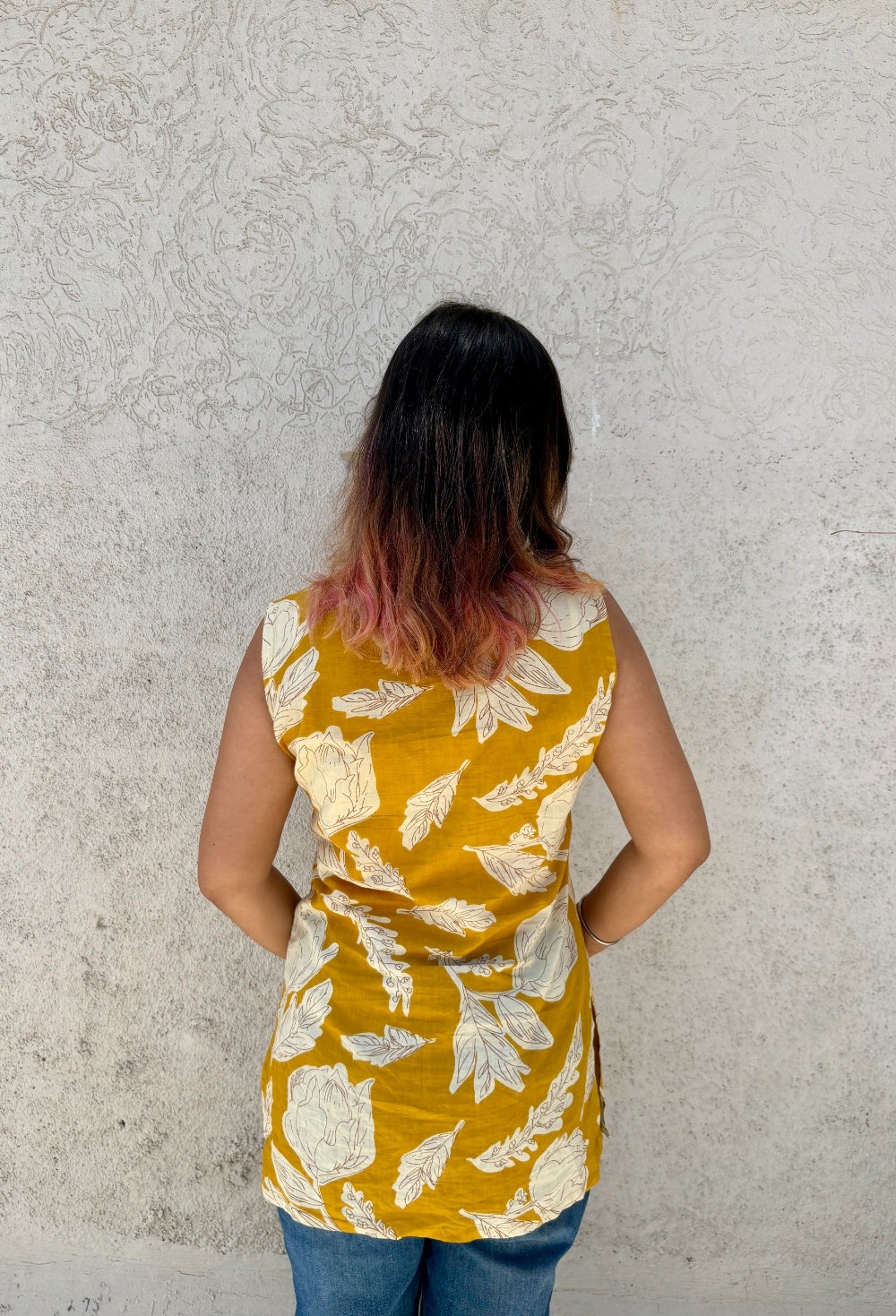 Women’s Cotton Sleeveless Floral Kurti Top – Mustard Yellow Printed Casual Tunic for Daily Wear
