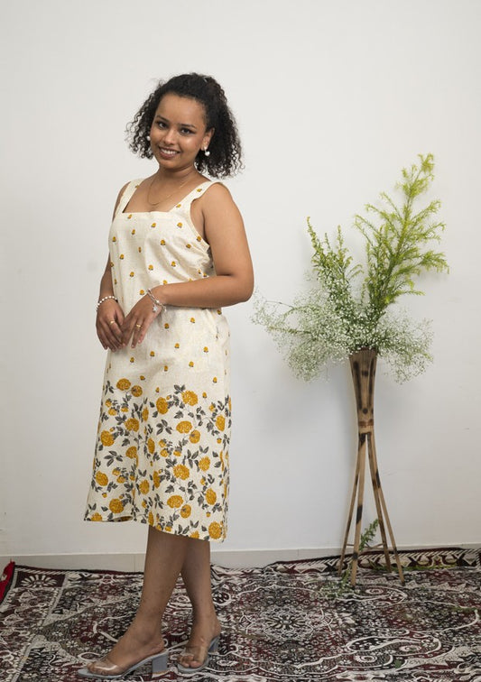 Floral Breeze Cotton Sleeveless A-Line Dress – Yellow & White Summer Midi Dress with Pockets