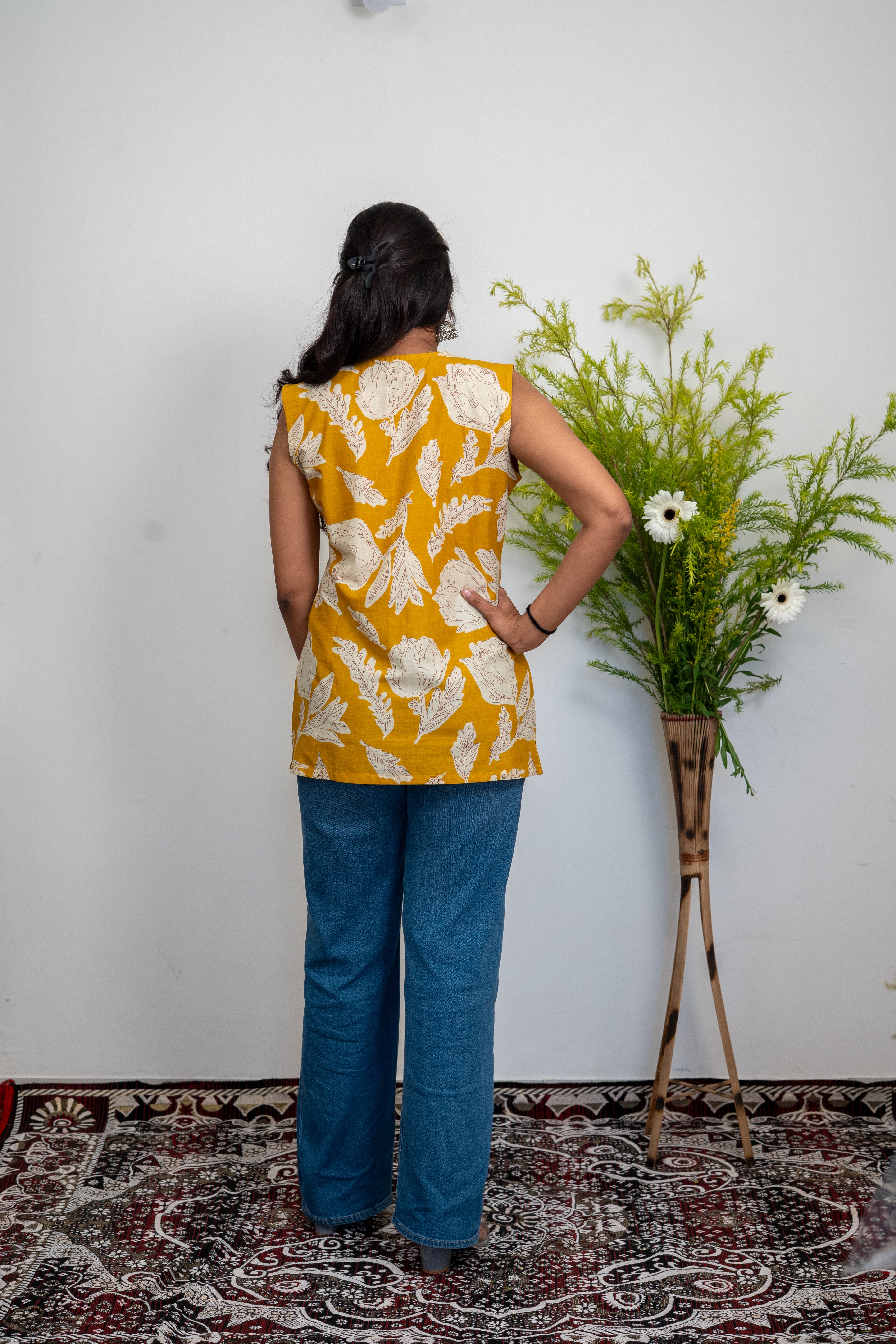 Women’s Cotton Sleeveless Floral Kurti Top – Mustard Yellow Printed Casual Tunic for Daily Wear