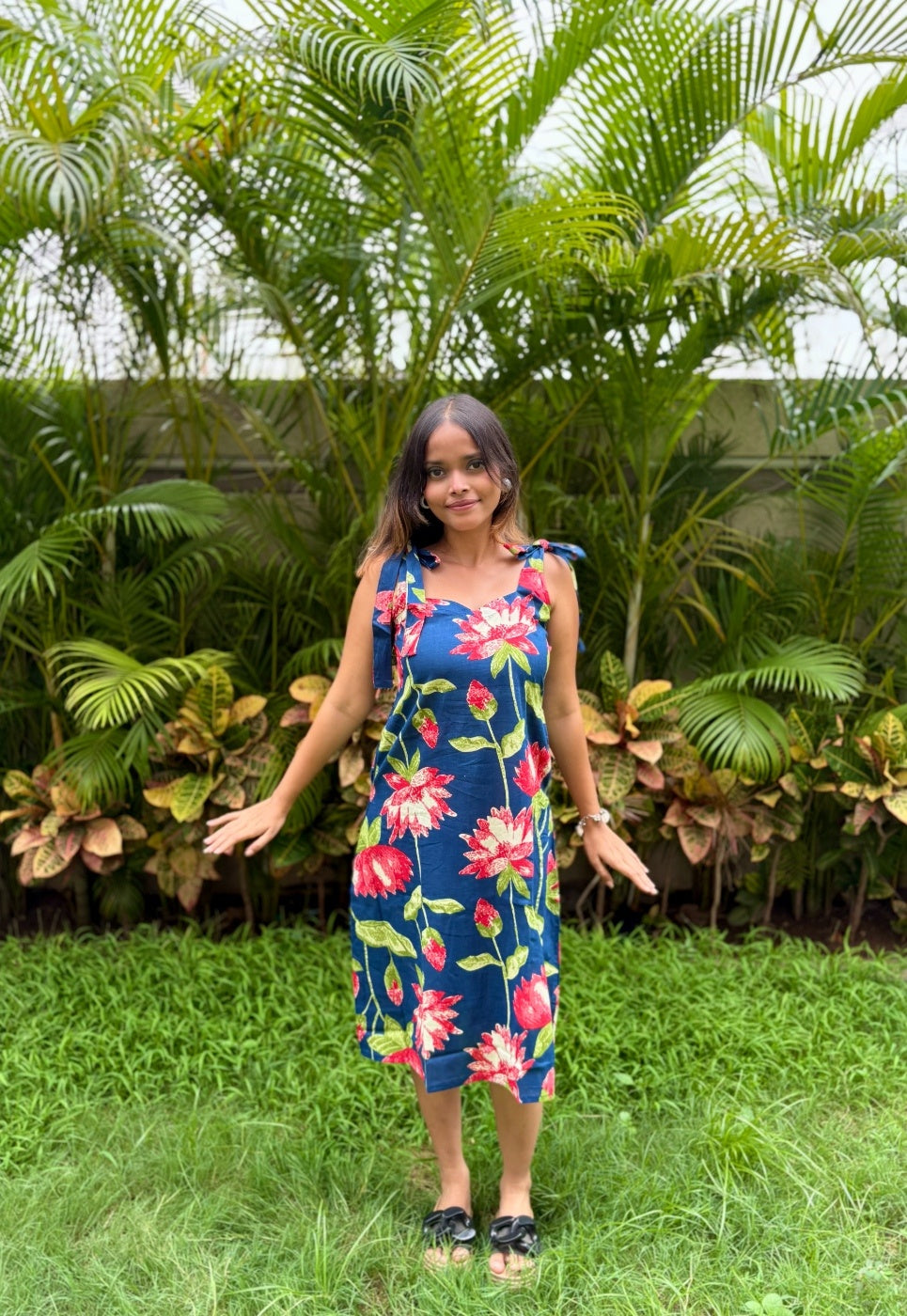 Women’s Blue Cotton Floral Printed Midi Dress with Tie-Up Shoulder Straps with Pockets
