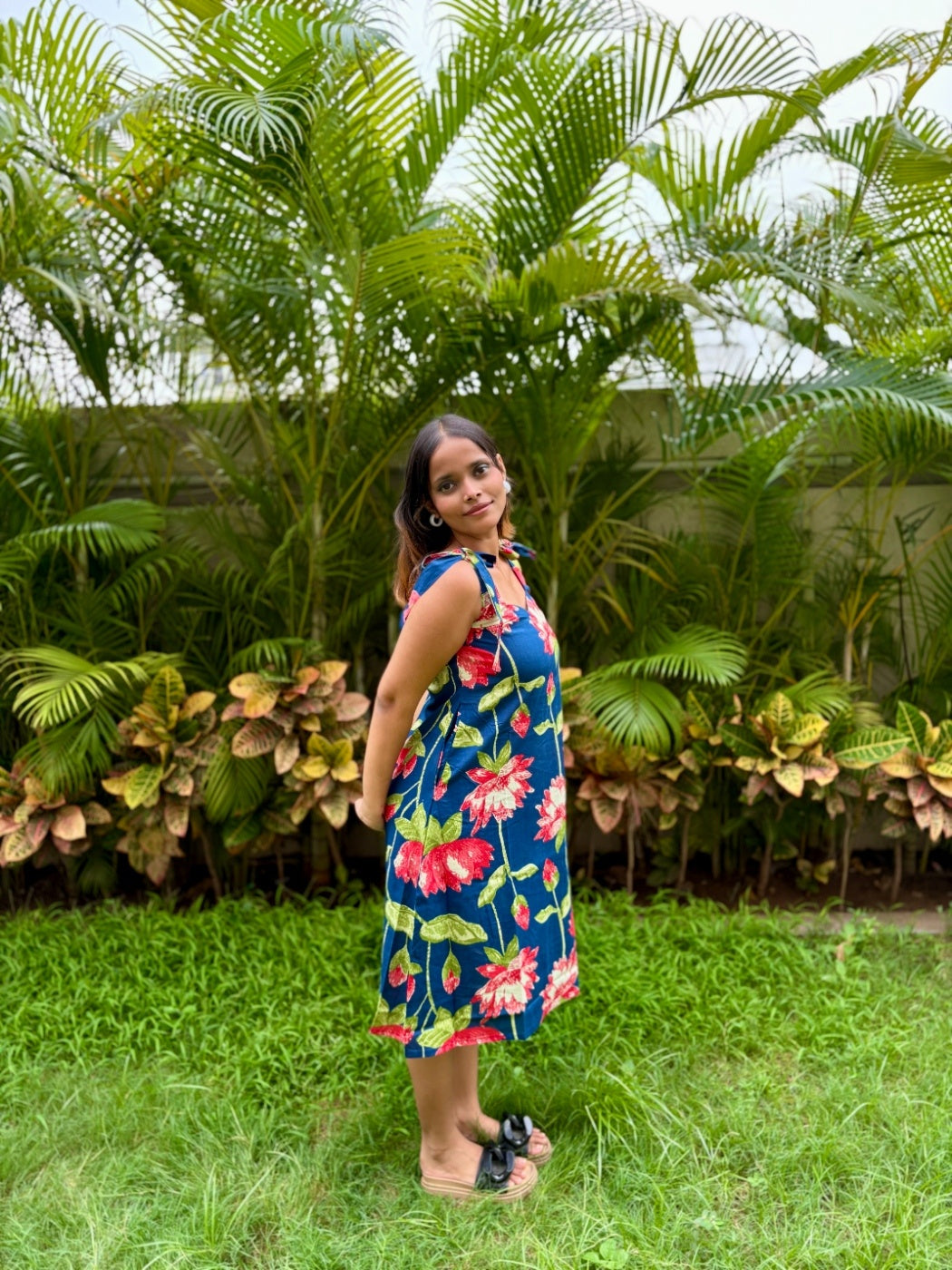 Women’s Blue Cotton Floral Printed Midi Dress with Tie-Up Shoulder Straps with Pockets